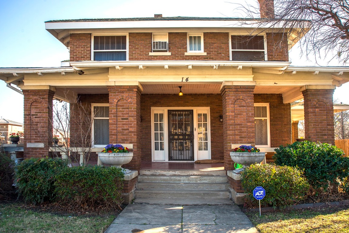 14 Chase Court Fort Worth TX 76110