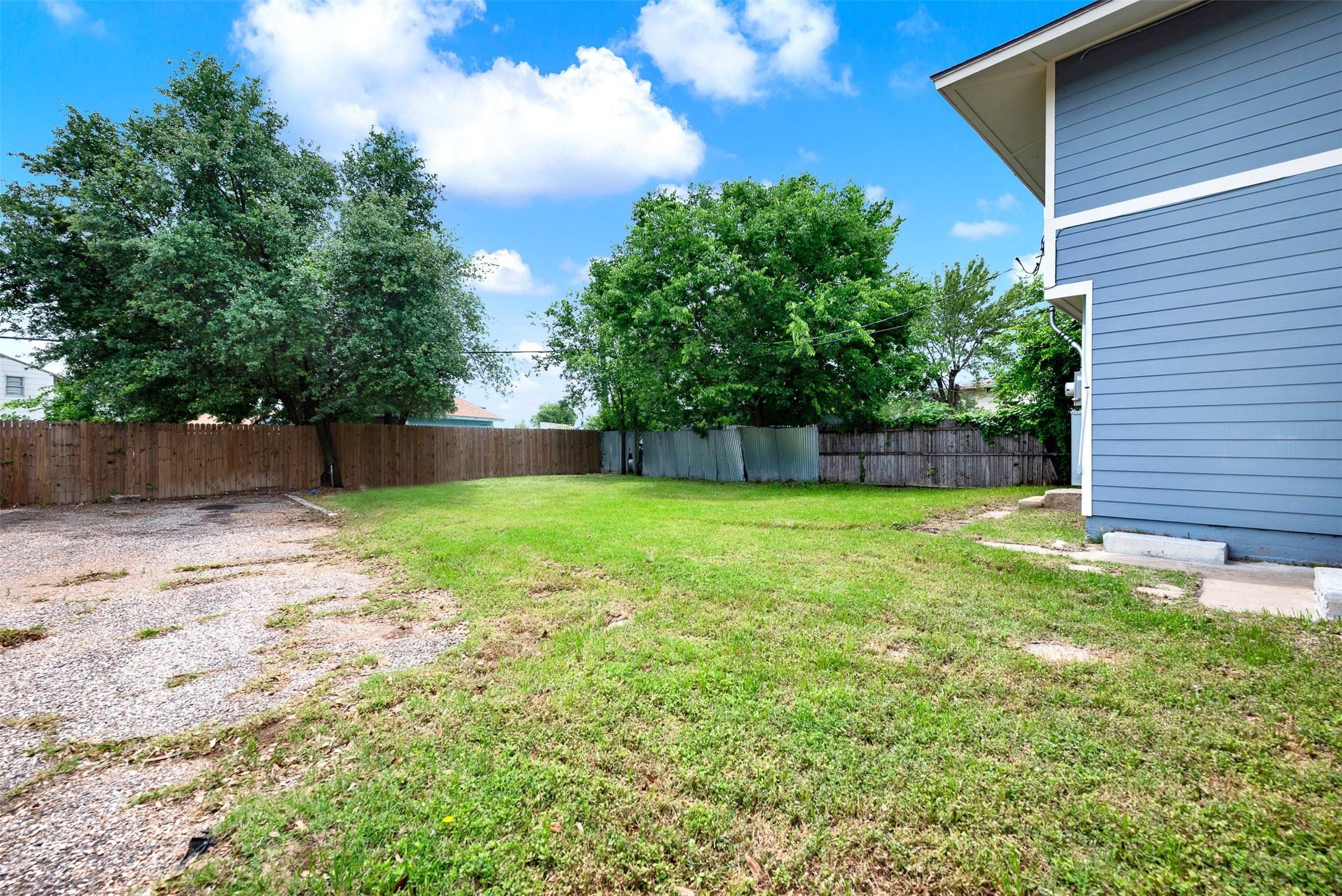 1032 Hoke Smith Drive Dallas TX 75224