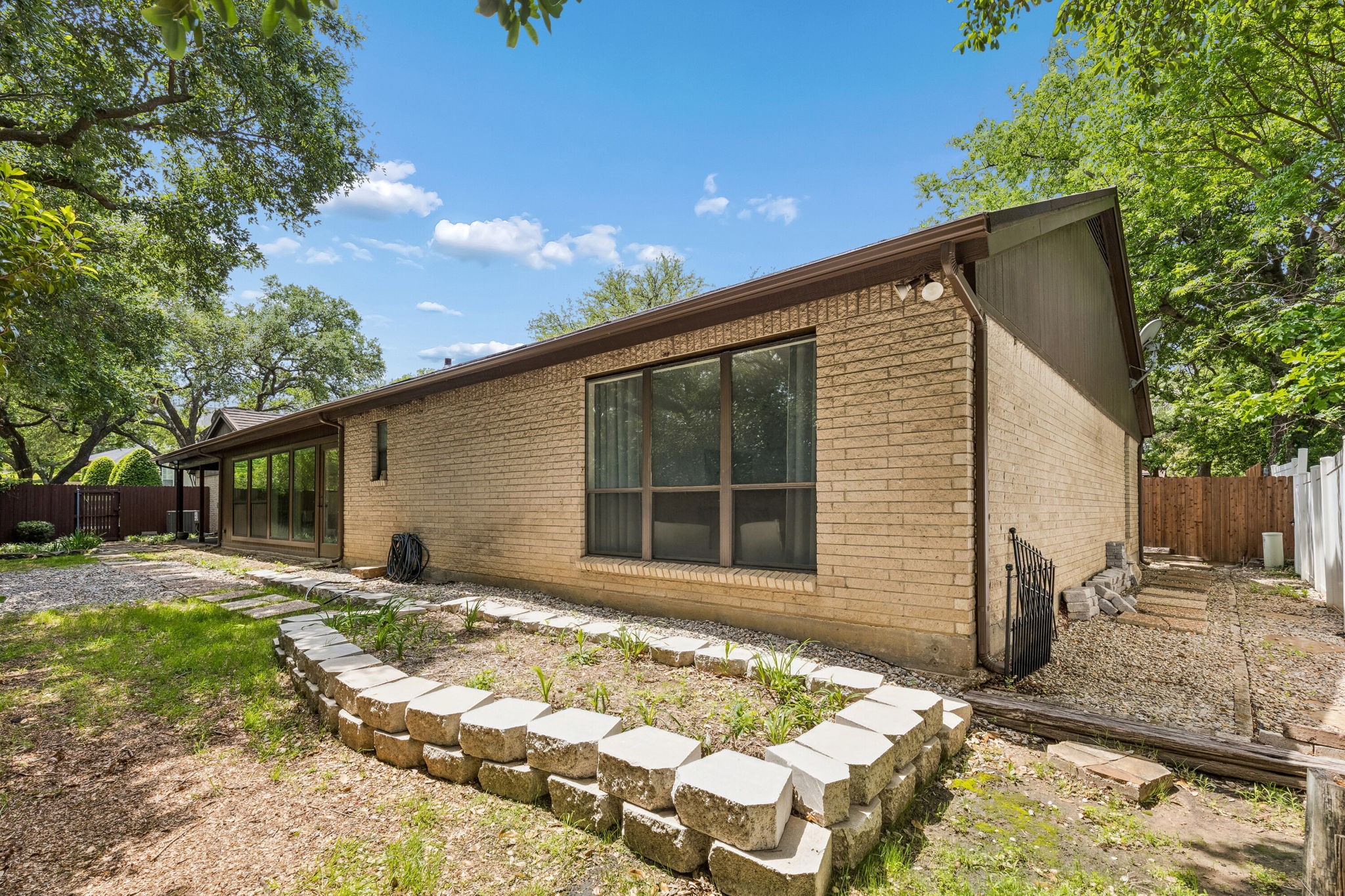 24 Legend Road Benbrook TX 76132