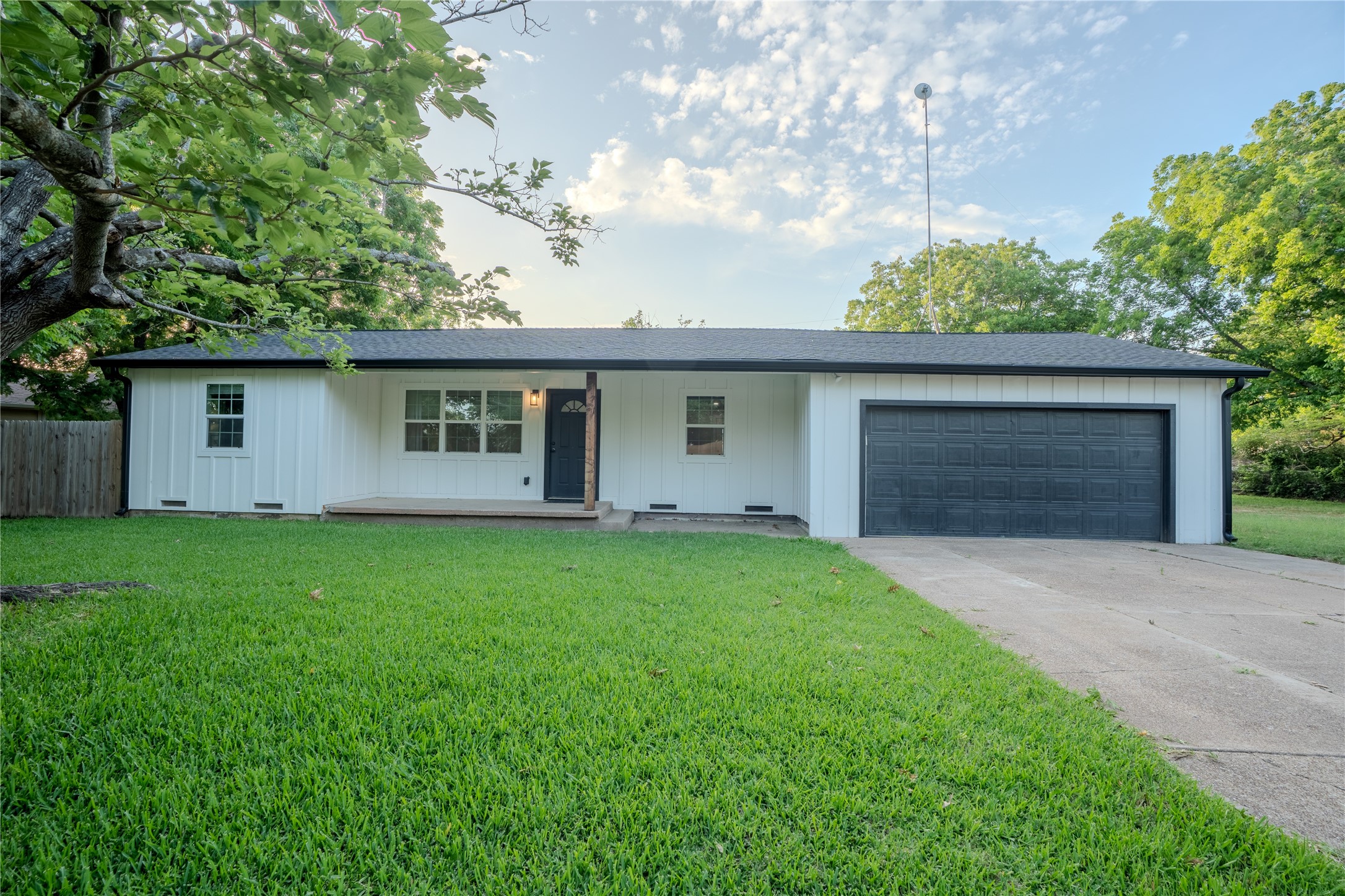 503 E Roosevelt Avenue Whitney TX 76692
