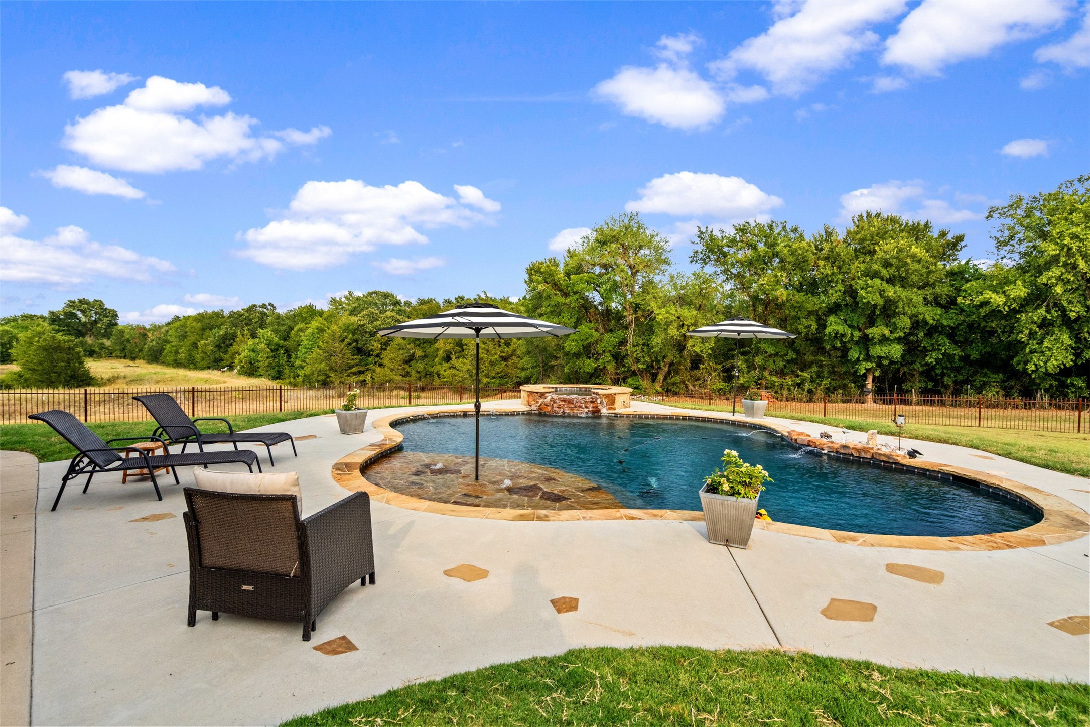 145 County Road 2327 Decatur TX 76234