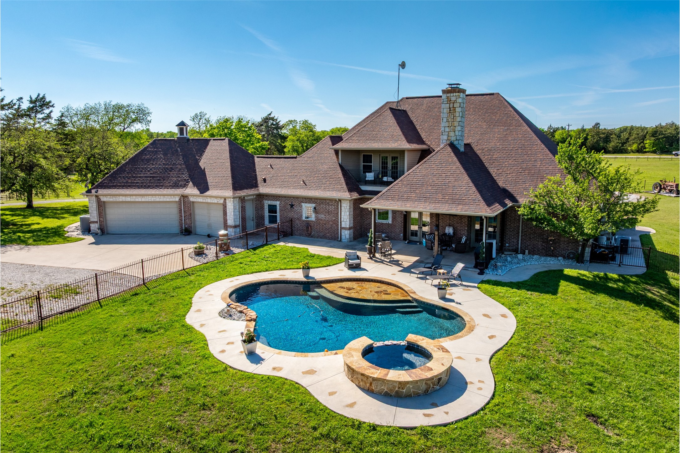 145 County Road 2327 Decatur TX 76234