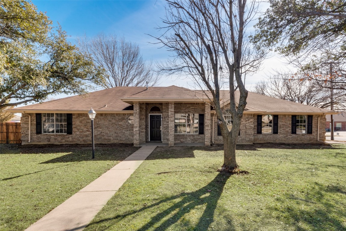 700 Stonebrooke Drive Burleson TX 76028