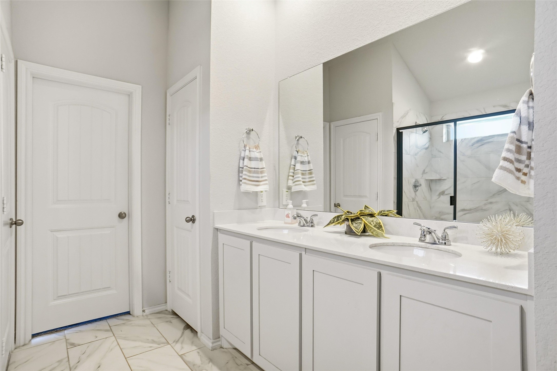 2673 River Bank Drive Burleson TX 76028