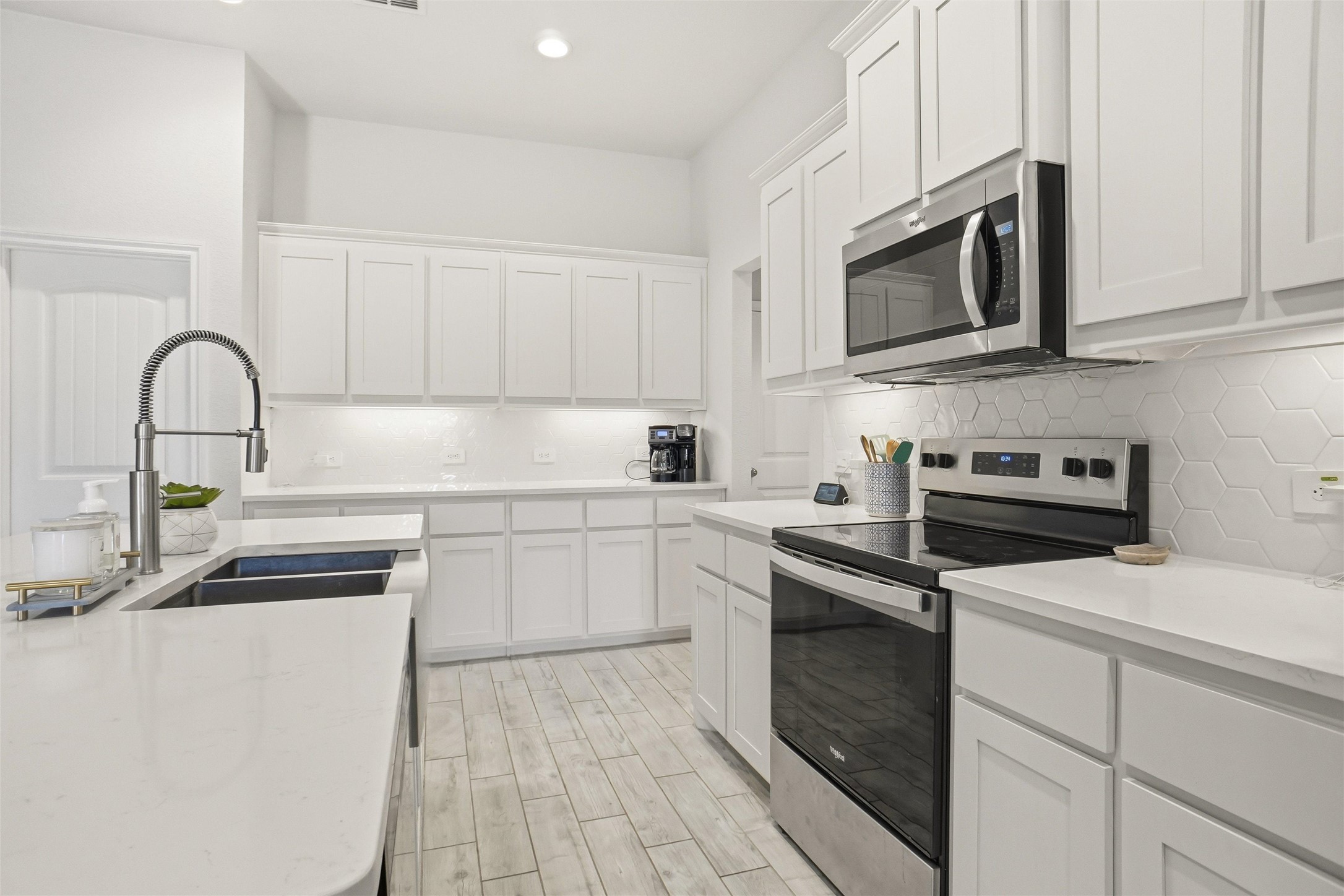 2673 River Bank Drive Burleson TX 76028