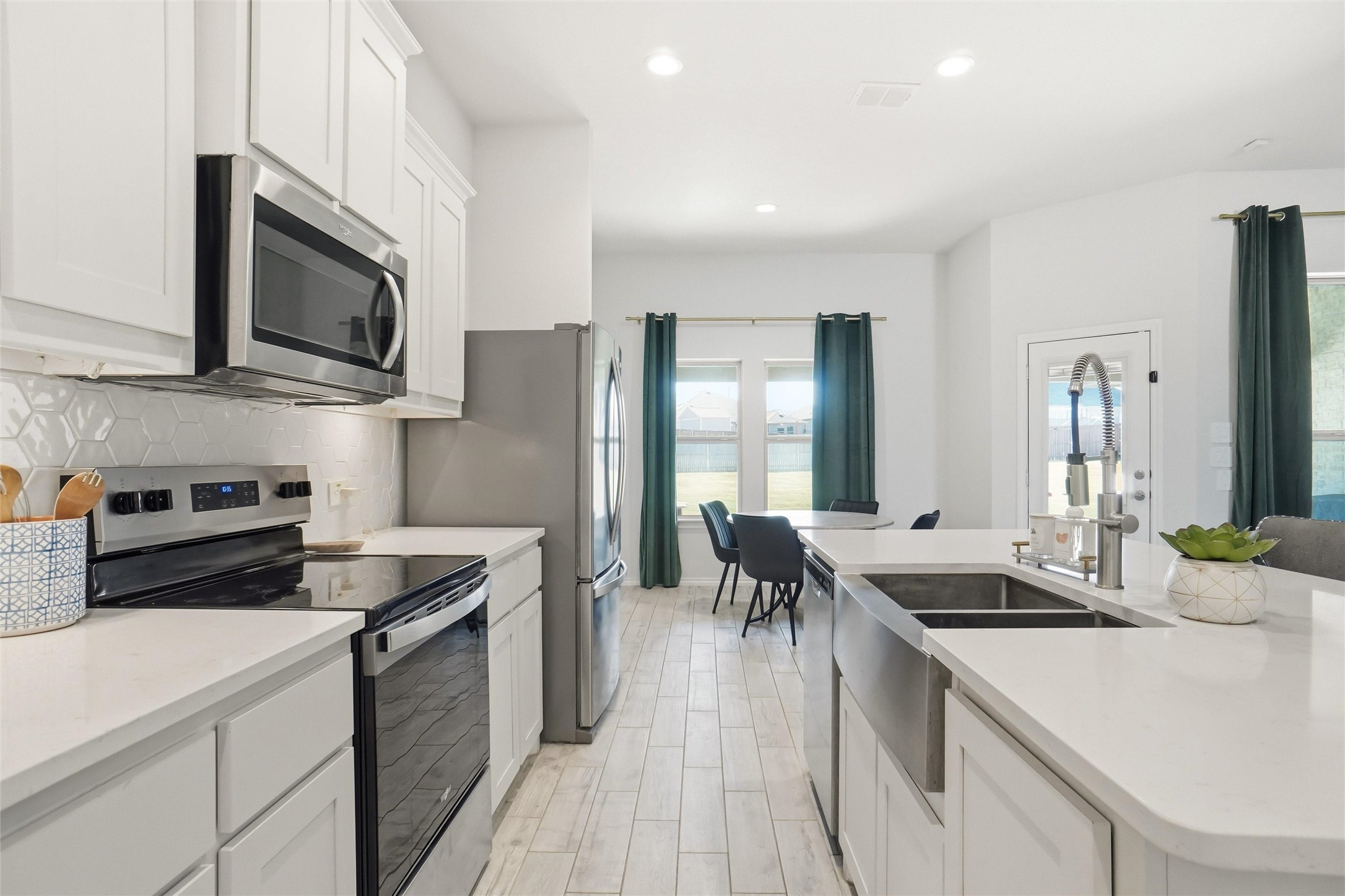 2673 River Bank Drive Burleson TX 76028