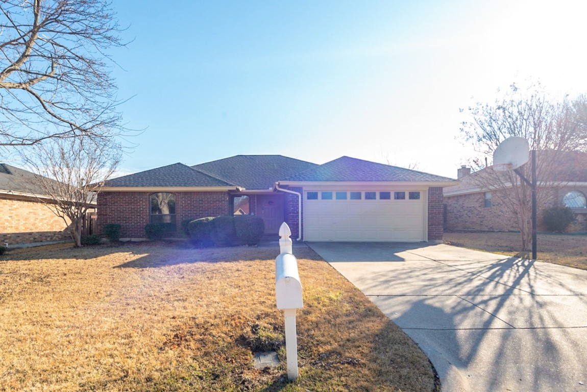 812 Wind Brooke Drive Arlington TX 76001
