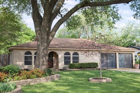 1118 Bryant Street Benbrook TX 76126