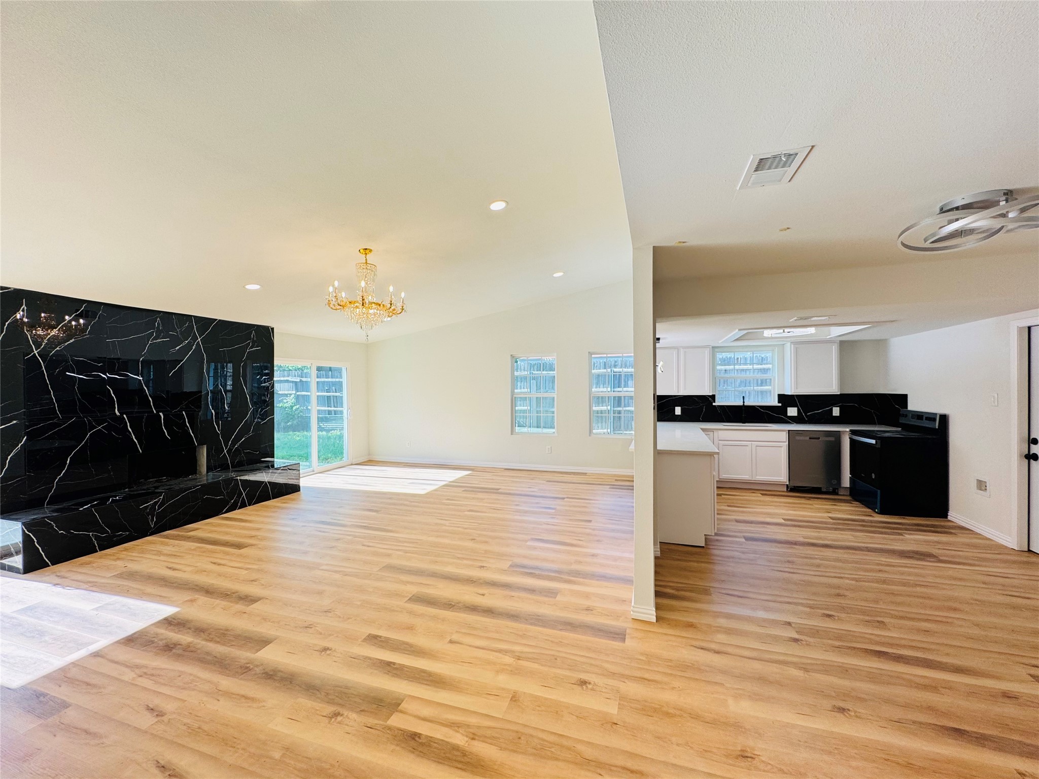409 Bodart Lane Fort Worth TX 76108
