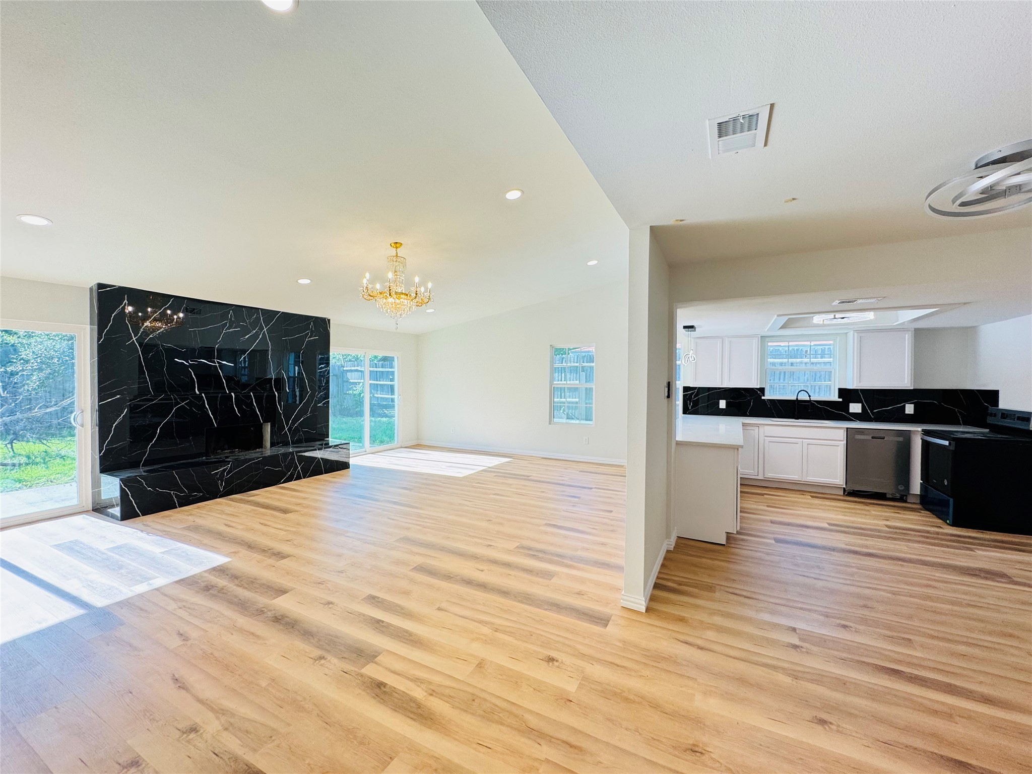 409 Bodart Lane Fort Worth TX 76108