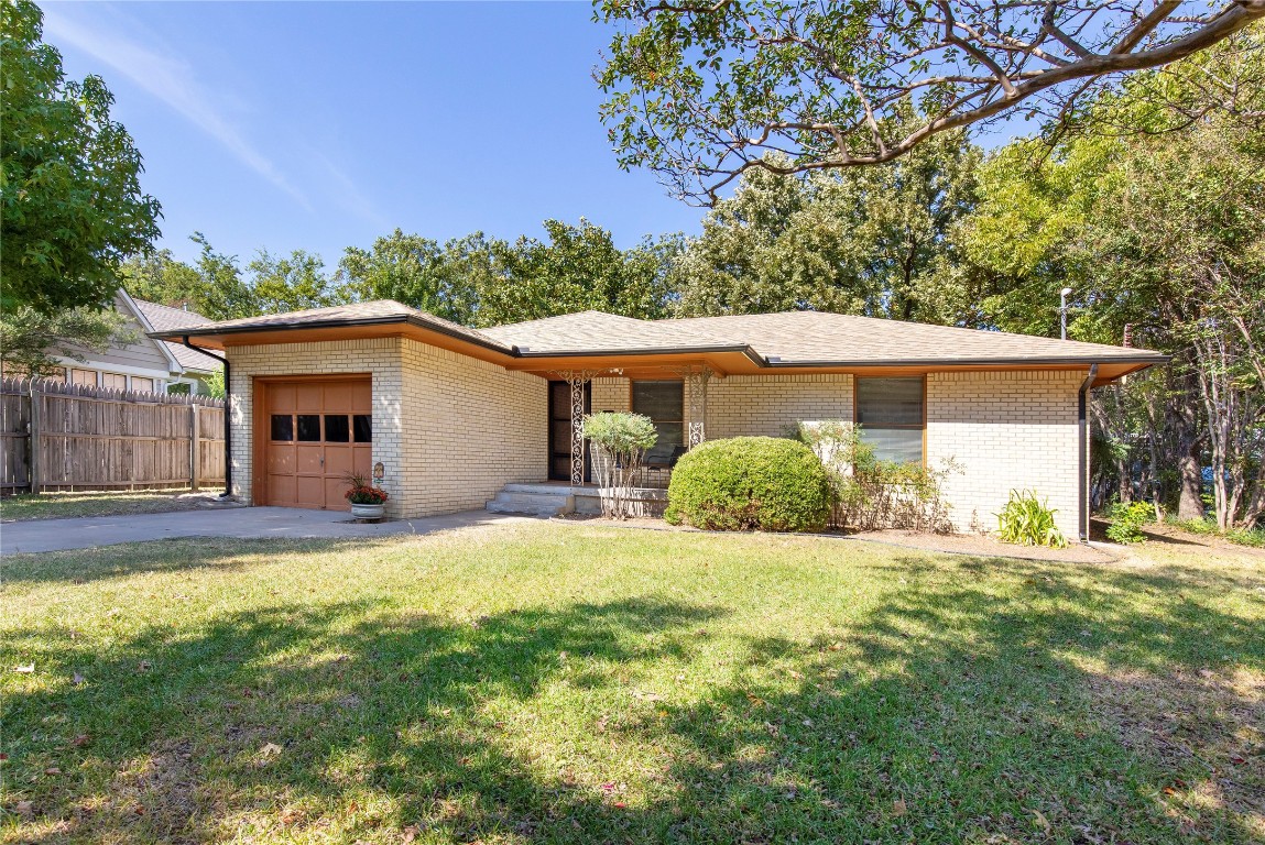 607 W Brockett Street Sherman TX 75092