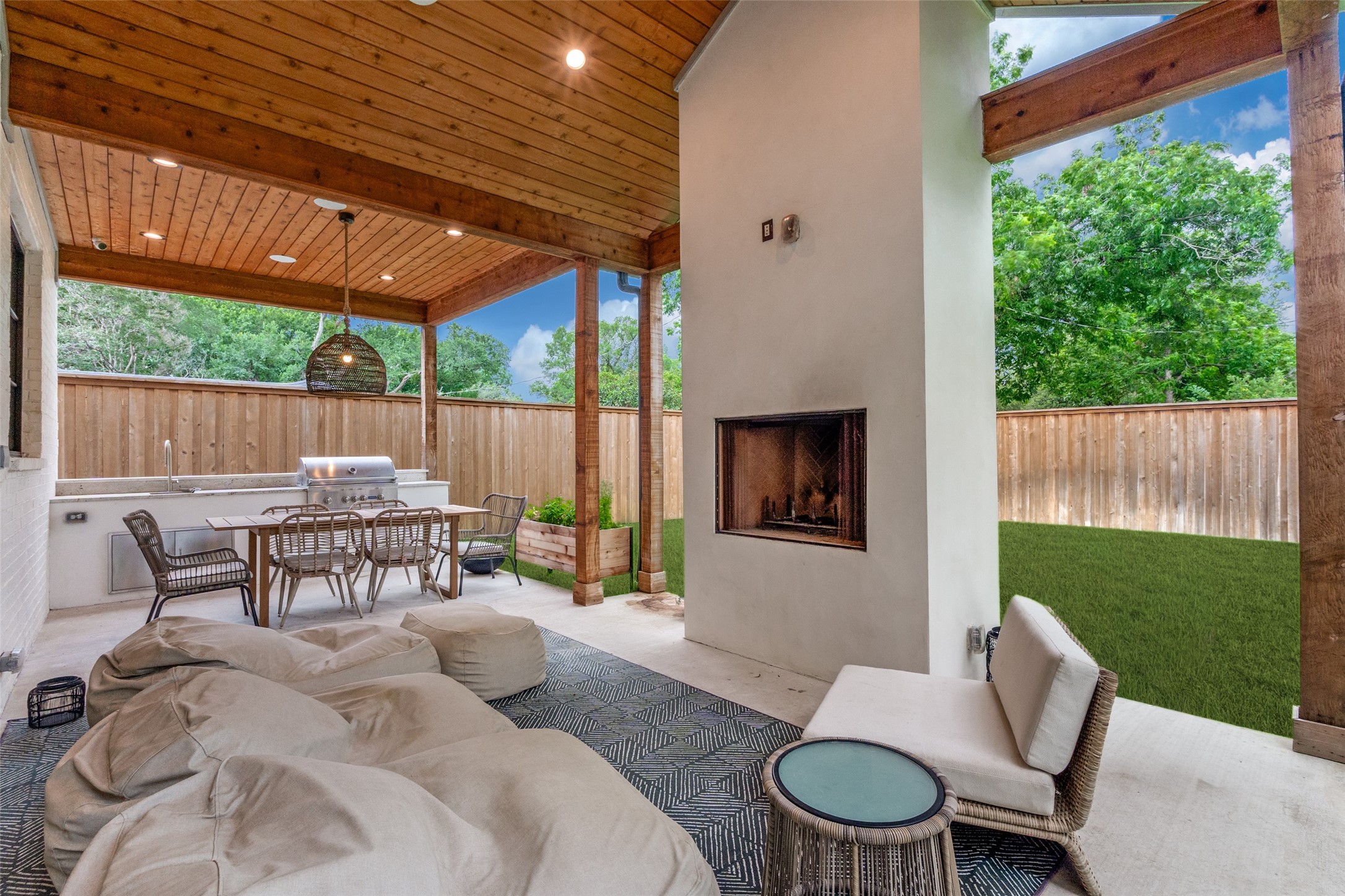 9885 Mixon Drive Dallas TX 75220