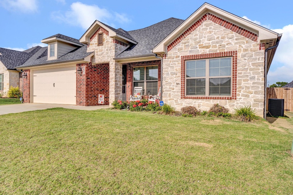 221 Patience Avenue Lindale TX 75771