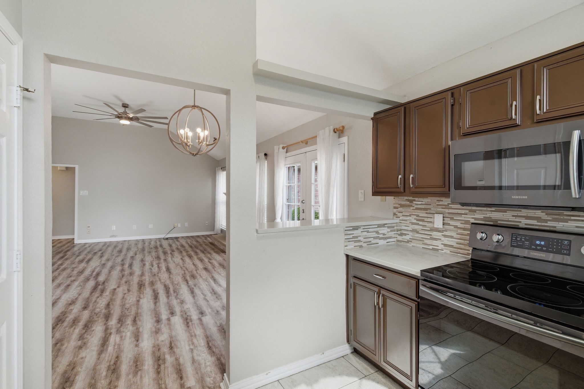 1800 Pine Ridge Drive Bedford TX 76021