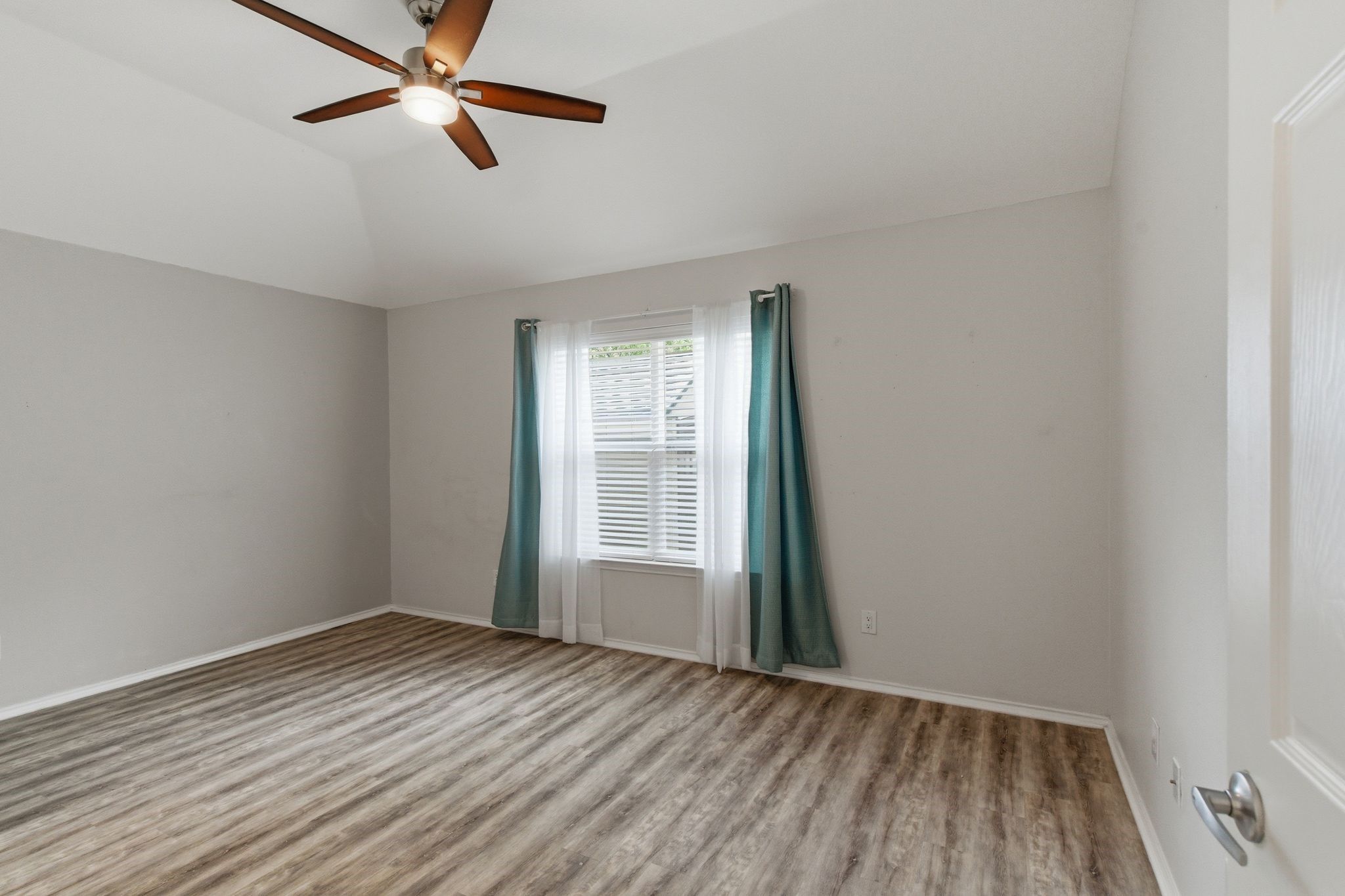 1800 Pine Ridge Drive Bedford TX 76021