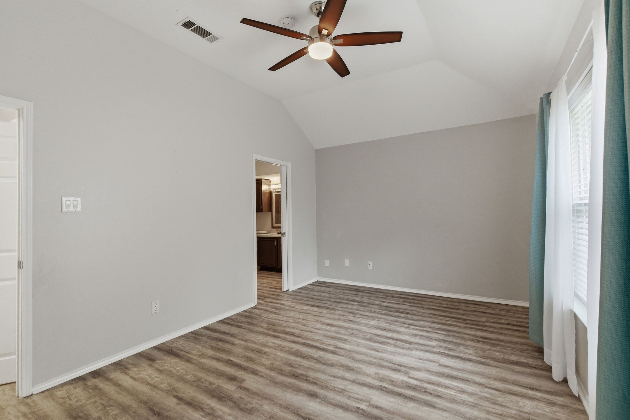 1800 Pine Ridge Drive Bedford TX 76021