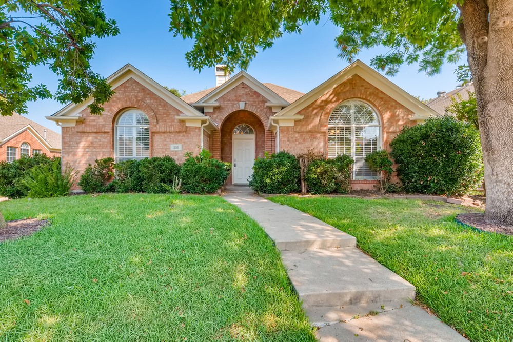 205 Landry Court Irving TX 75063