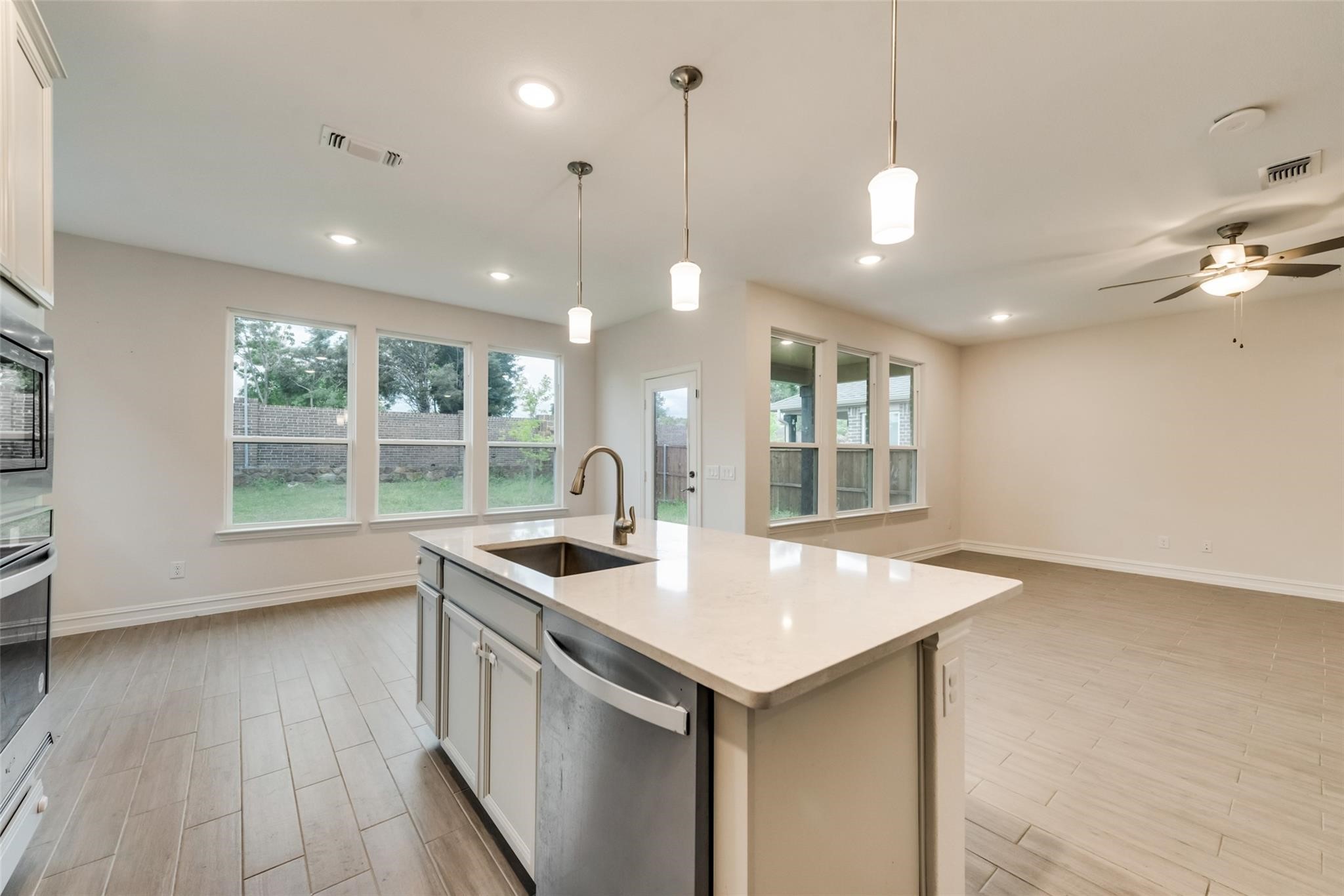 714 Creekwater Lane Garland TX 75043