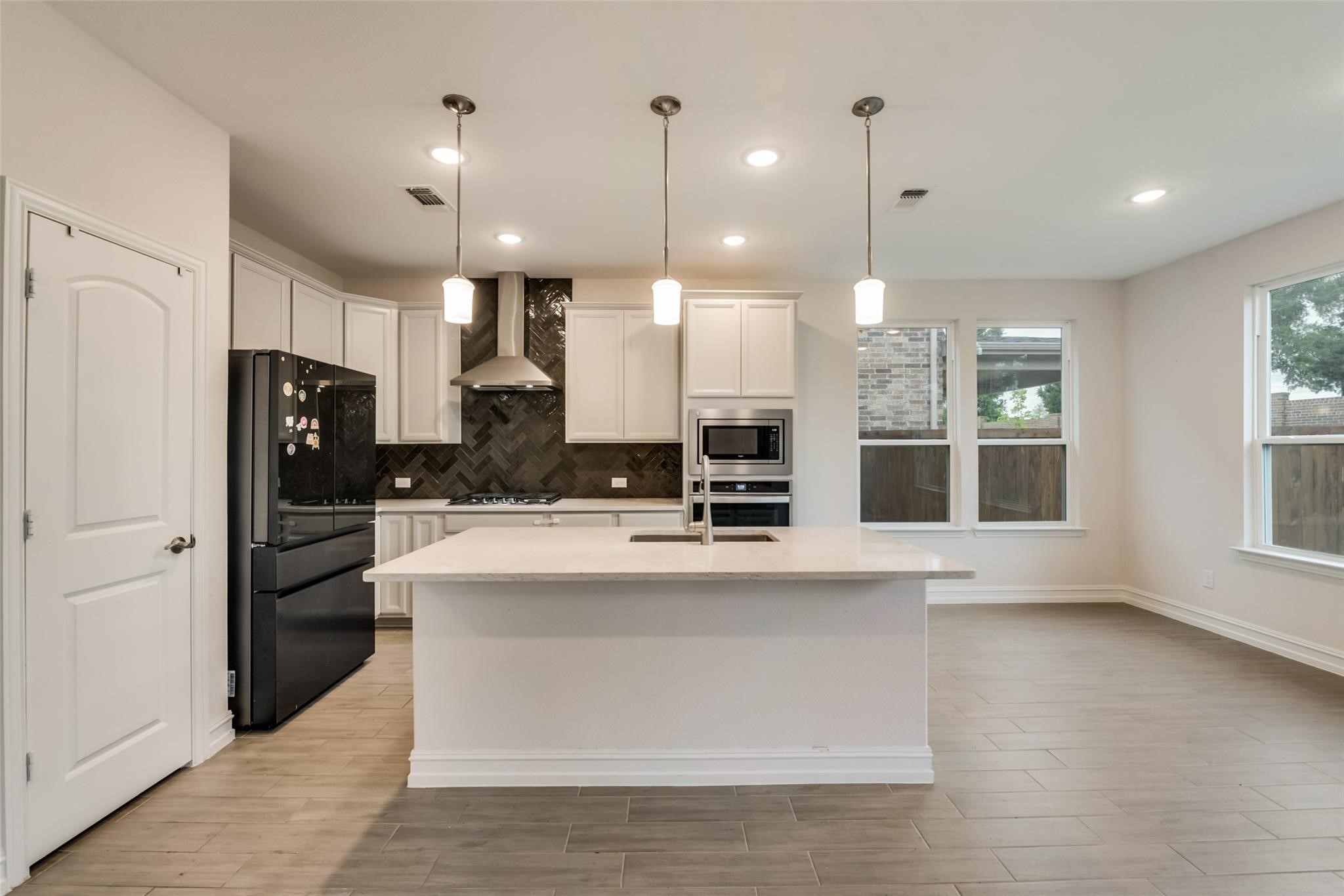 714 Creekwater Lane Garland TX 75043