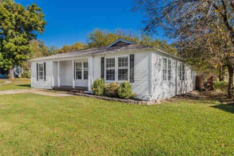 5045 Monna Court Haltom City TX 76117