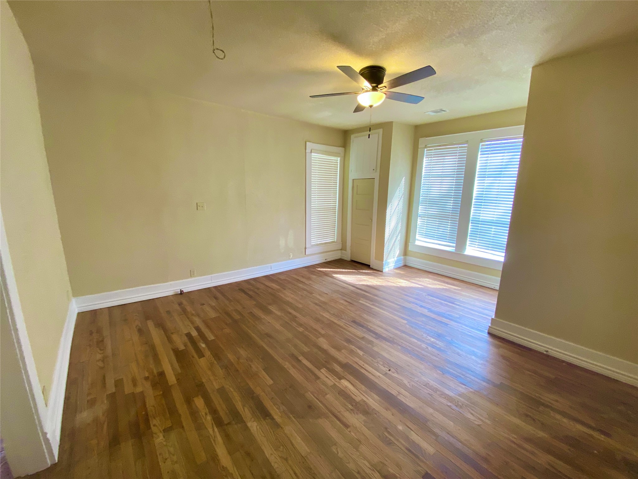 909 W 10th Street Bonham TX 75418