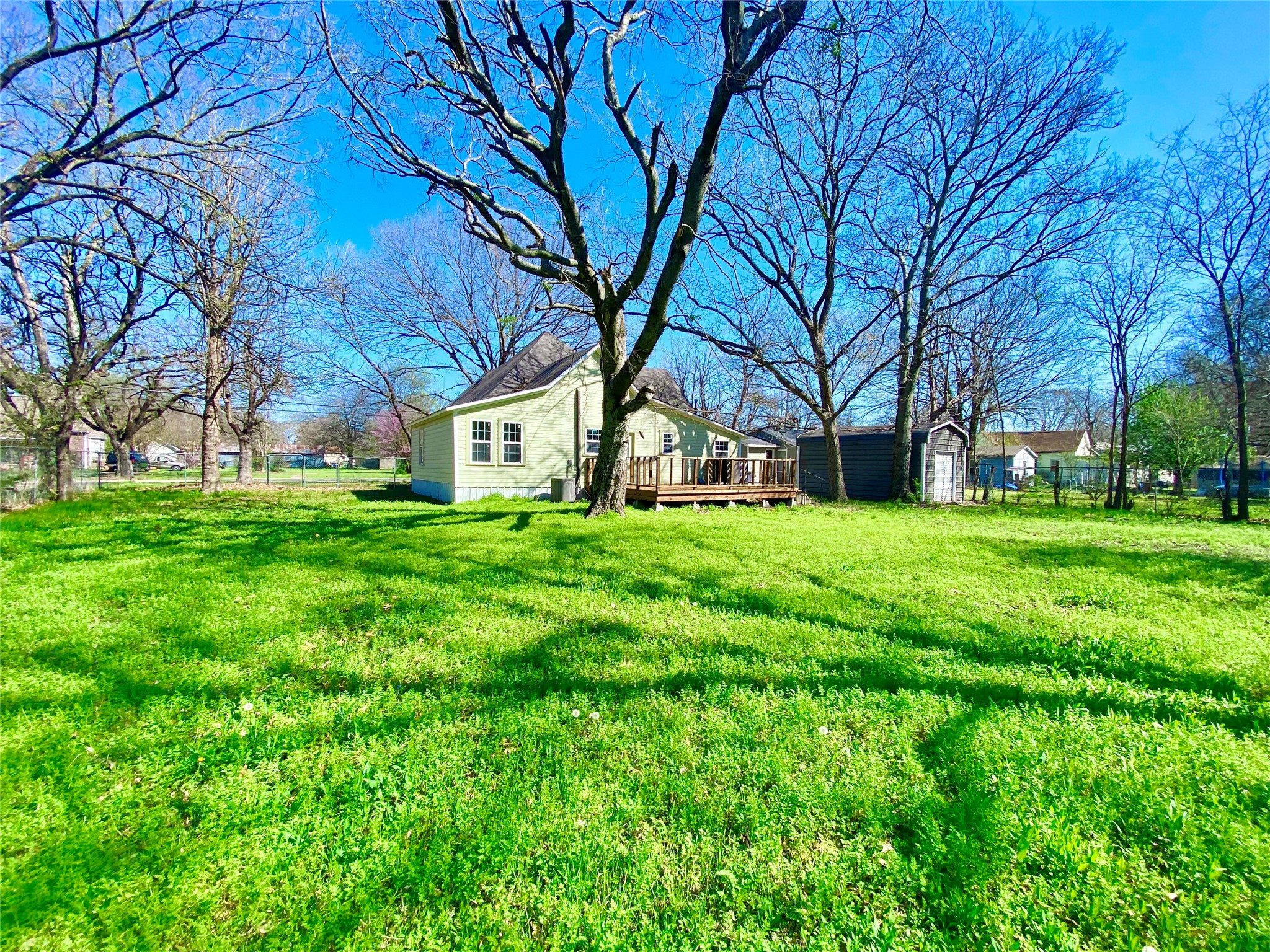 909 W 10th Street Bonham TX 75418