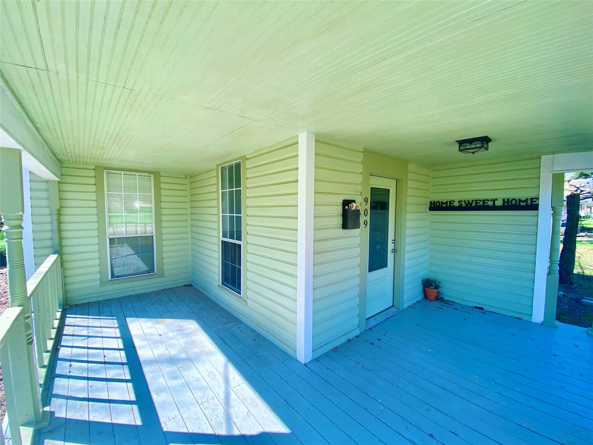 909 W 10th Street Bonham TX 75418