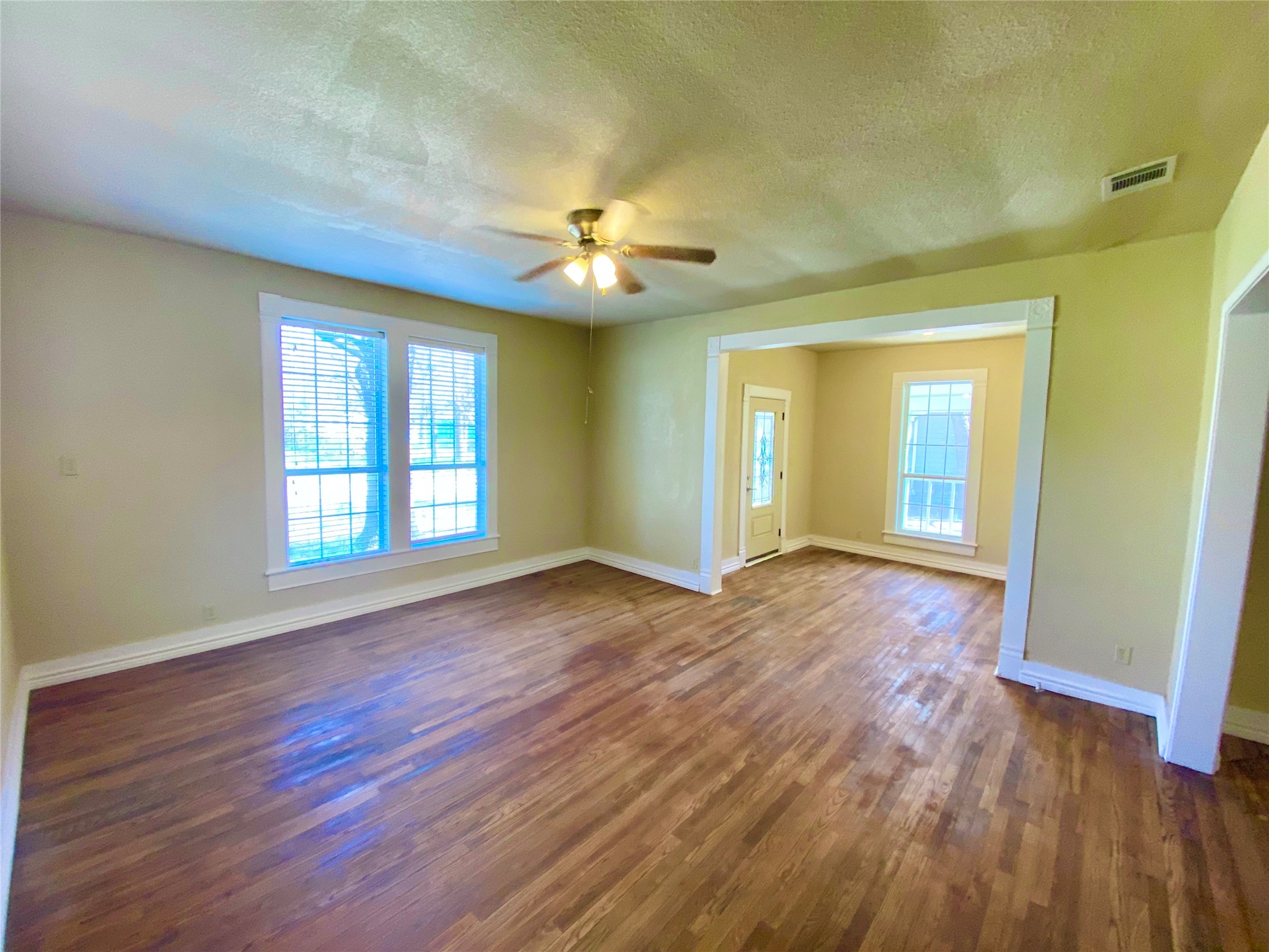 909 W 10th Street Bonham TX 75418