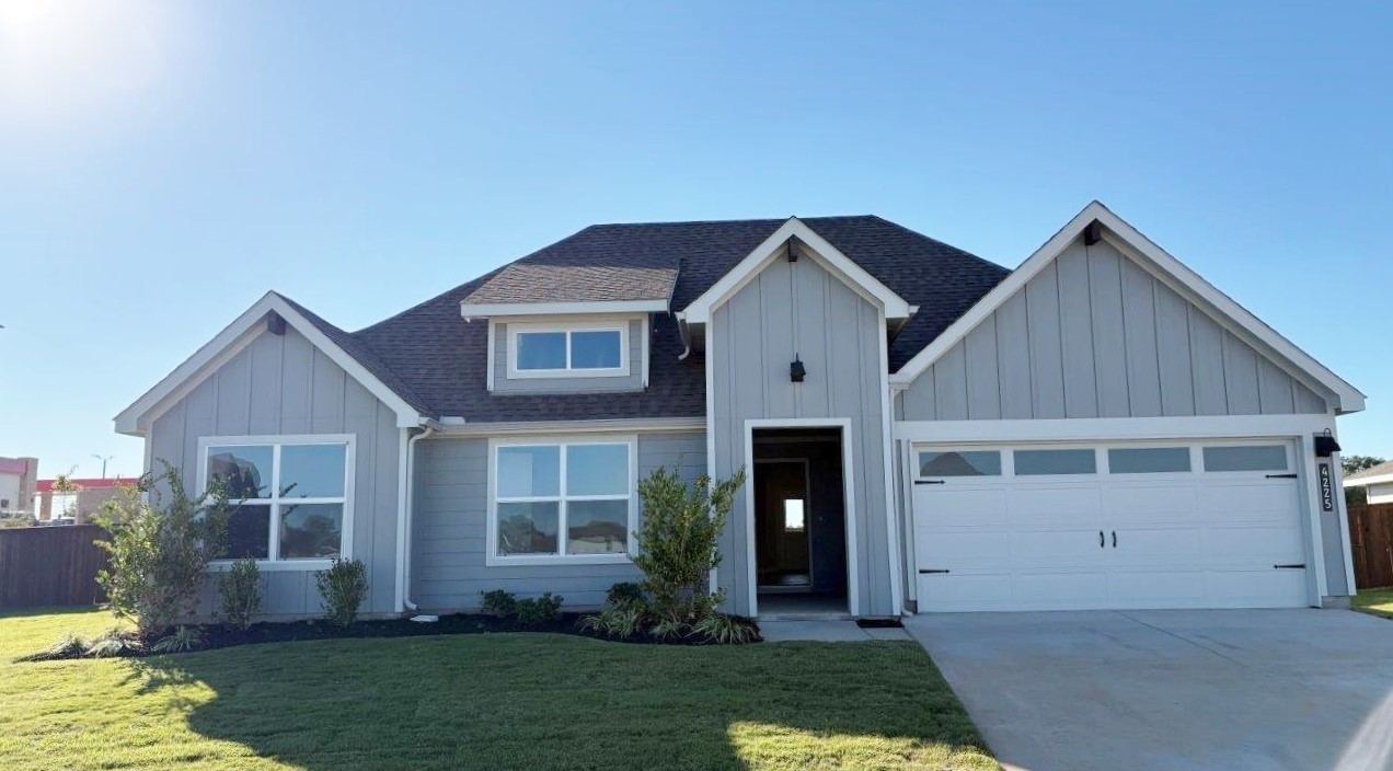 4225 Cornerstone Circle Granbury TX 76048