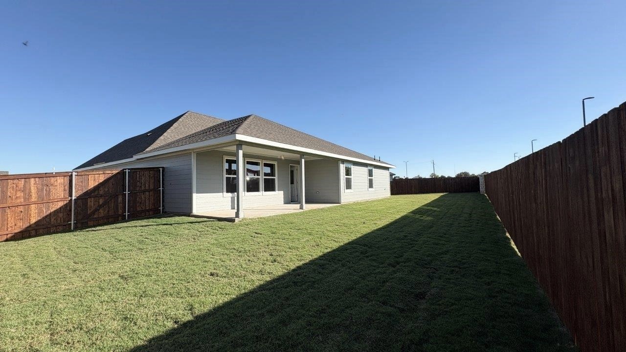 4225 Cornerstone Circle Granbury TX 76048