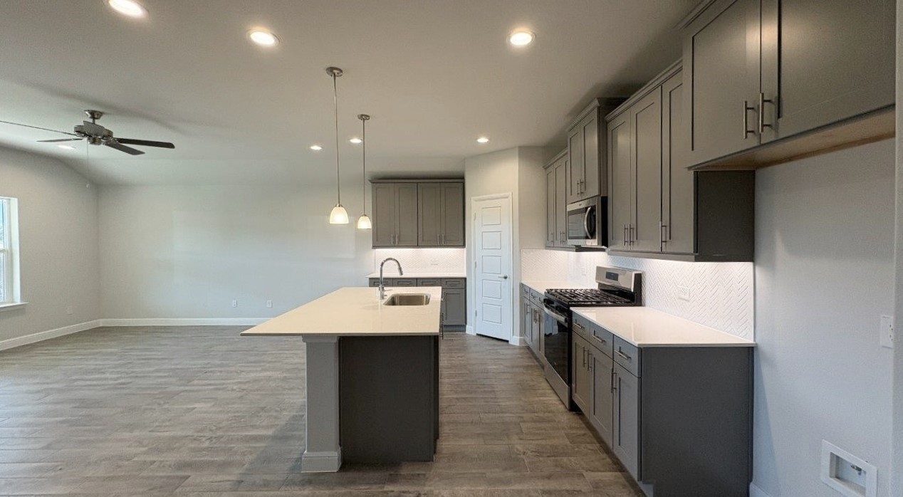 4225 Cornerstone Circle Granbury TX 76048