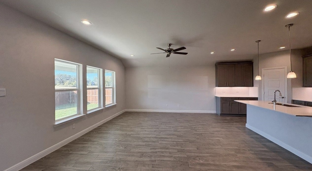 4225 Cornerstone Circle Granbury TX 76048