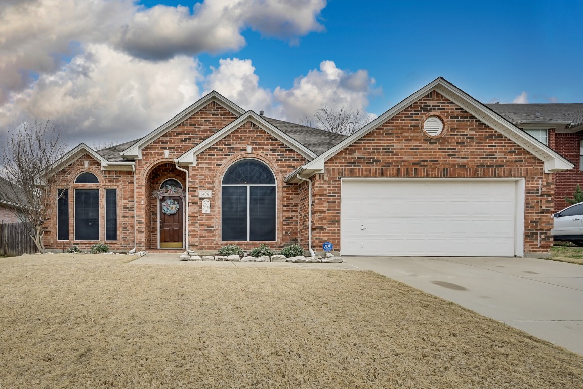 6109 Sea Island Trail Arlington TX 76001