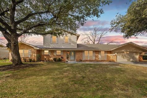 4013 Golden Oaks Drive Haltom City TX 76117