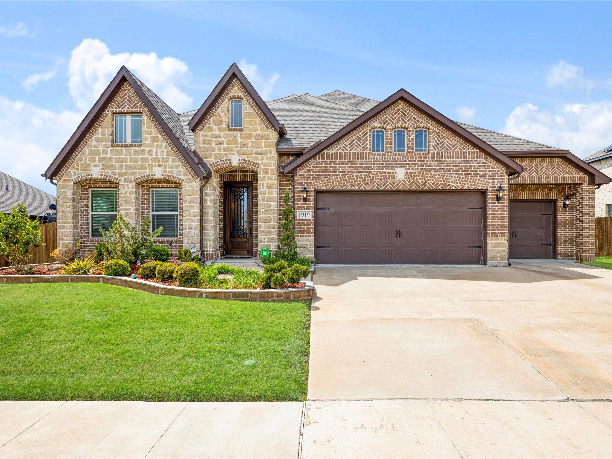 1919 Bellflower Drive Glenn Heights TX 75154