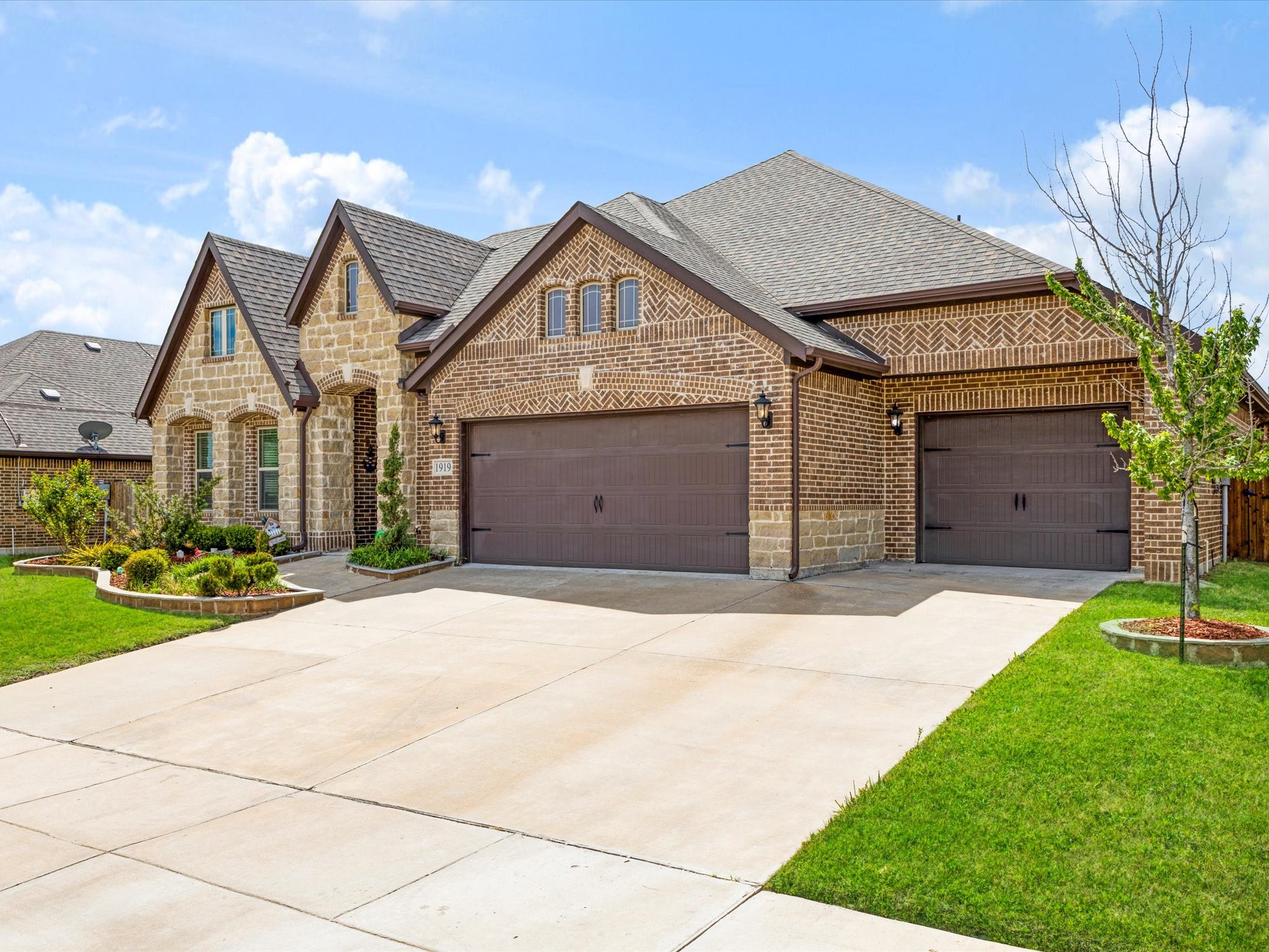 1919 Bellflower Drive Glenn Heights TX 75154