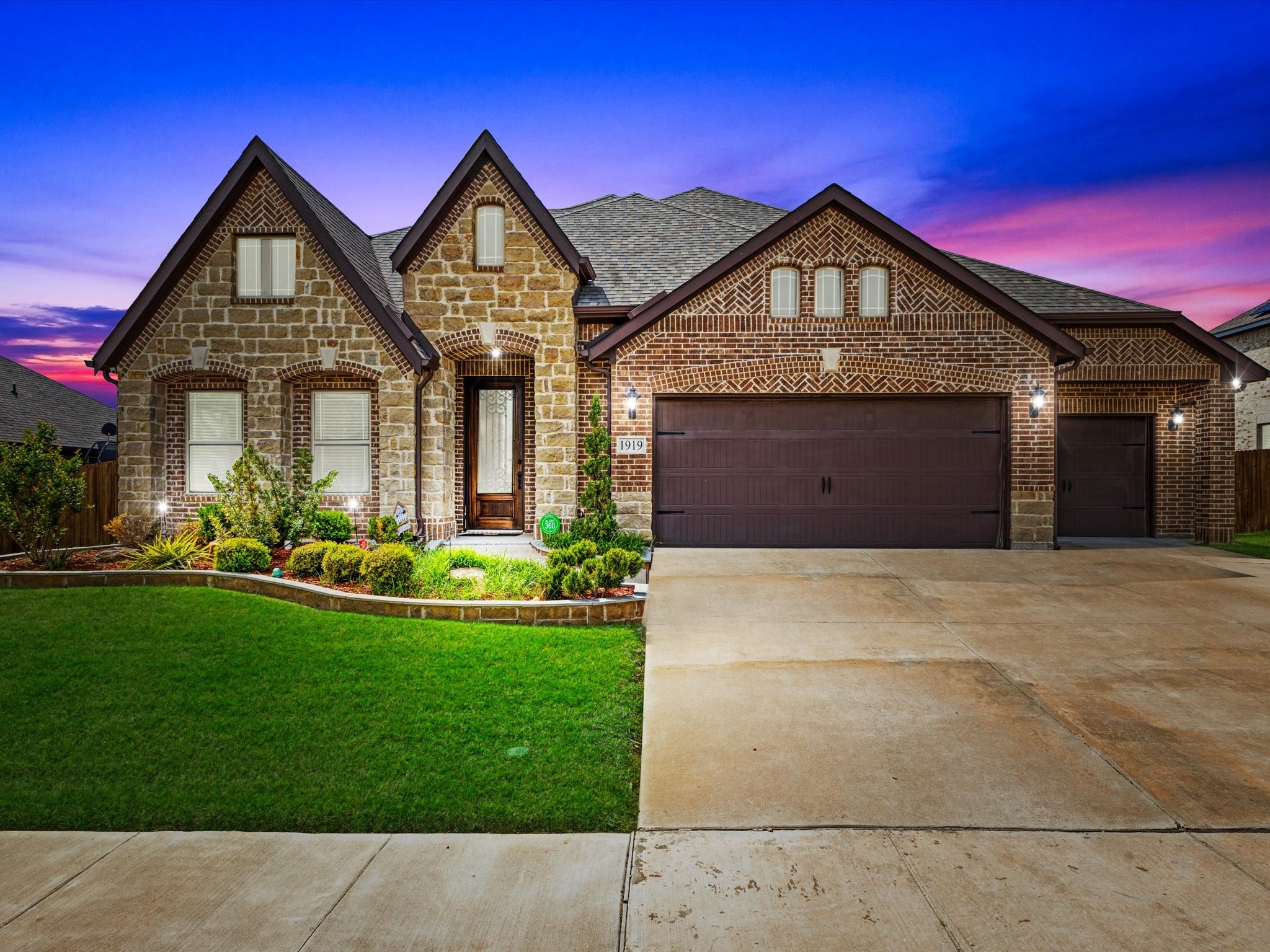 1919 Bellflower Drive Glenn Heights TX 75154