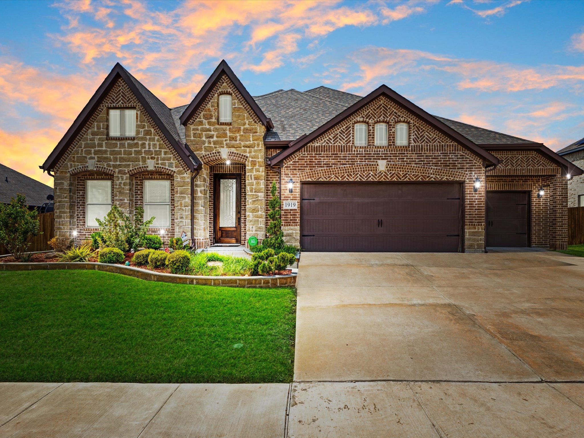1919 Bellflower Drive Glenn Heights TX 75154