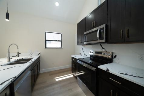 643 Rayenell Avenue Dallas TX 75217