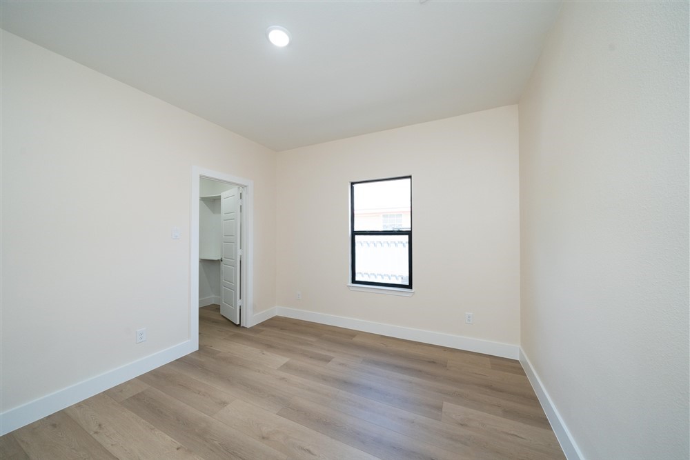 643 Rayenell Avenue Dallas TX 75217