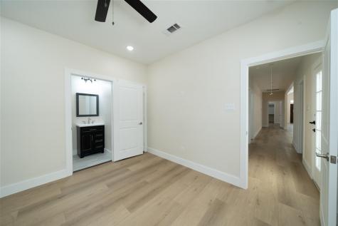 643 Rayenell Avenue Dallas TX 75217
