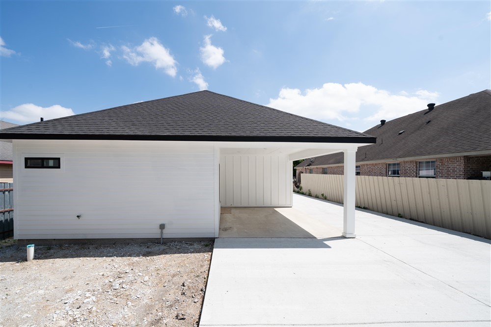 643 Rayenell Avenue Dallas TX 75217