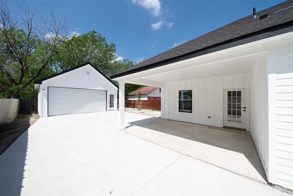 643 Rayenell Avenue Dallas TX 75217