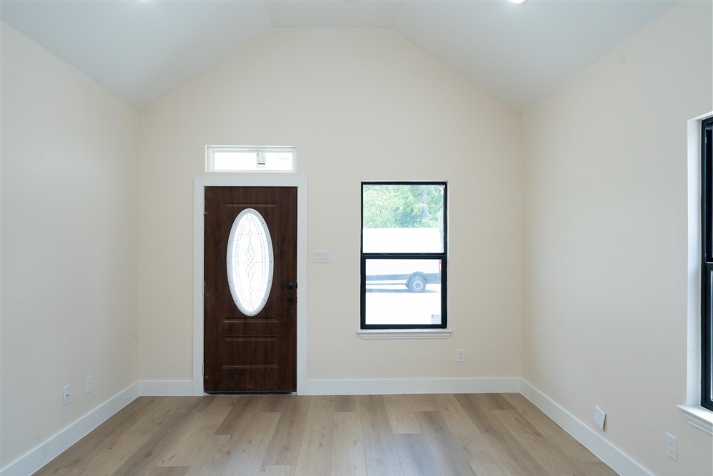 643 Rayenell Avenue Dallas TX 75217