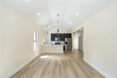 643 Rayenell Avenue Dallas TX 75217