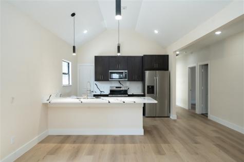 643 Rayenell Avenue Dallas TX 75217