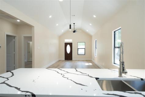 643 Rayenell Avenue Dallas TX 75217