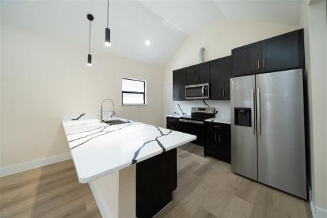643 Rayenell Avenue Dallas TX 75217