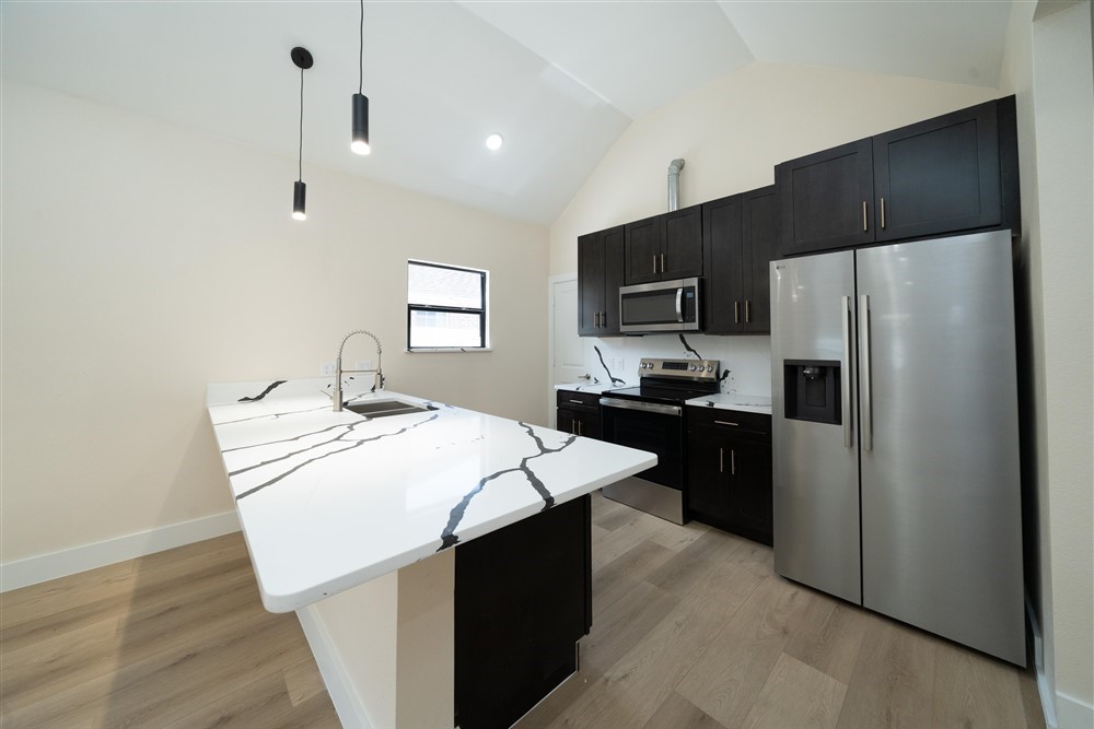 643 Rayenell Avenue Dallas TX 75217