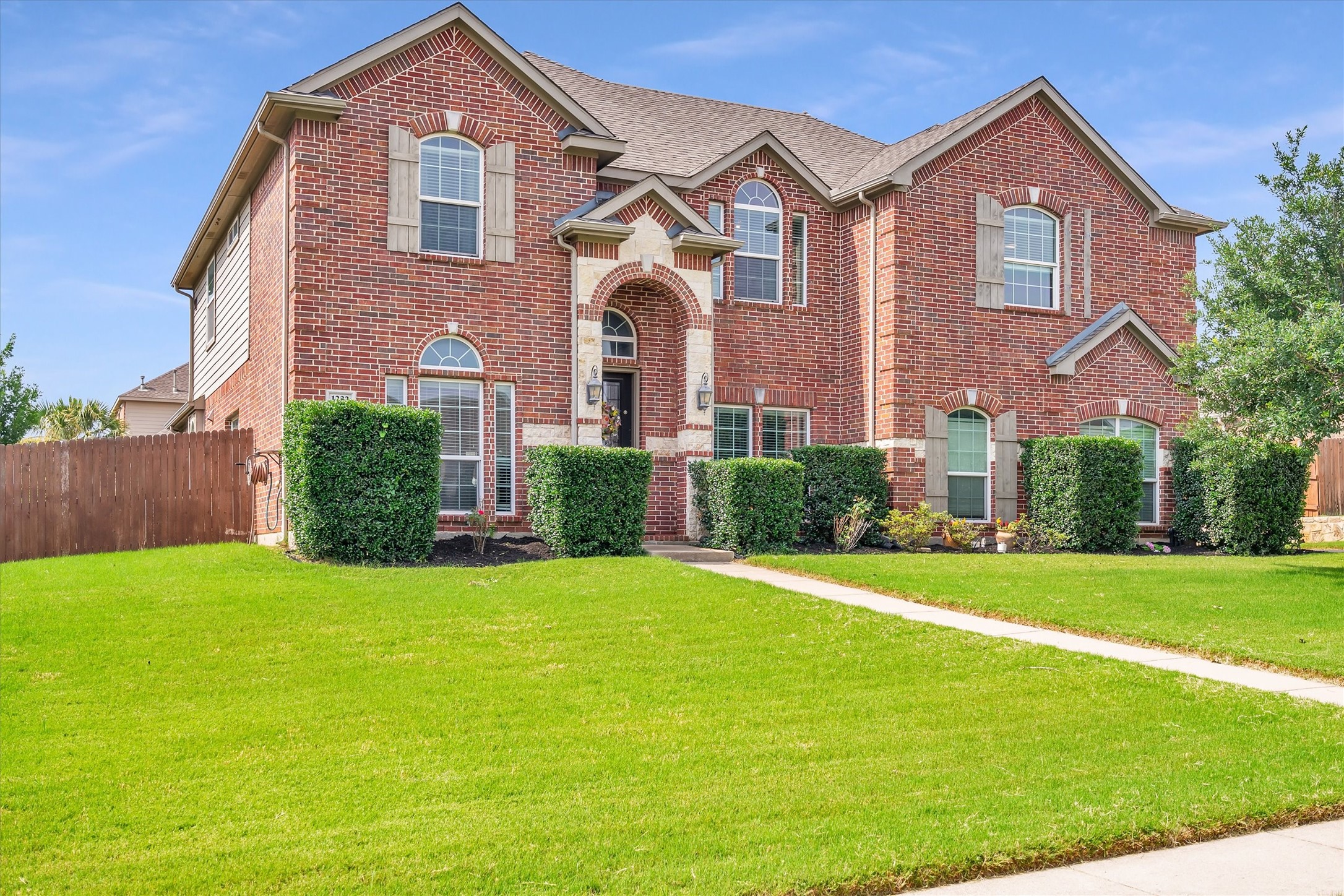 1232 Clearbrook Drive Kennedale TX 76060